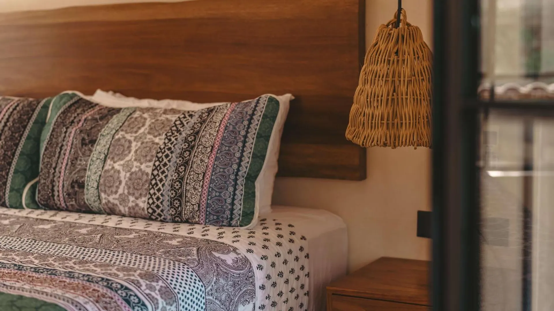 2Br 2Ba Boutique Condo With Private Pool Τουλούμ